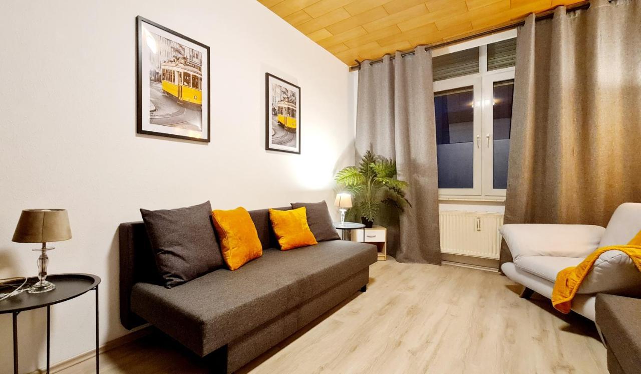 Elena Flat Sonnenblumen Duisburg Zentrum Экстерьер фото